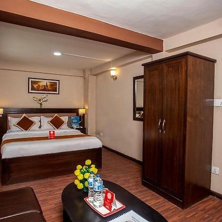 Divine Guest House Kathmandu Buitenkant foto