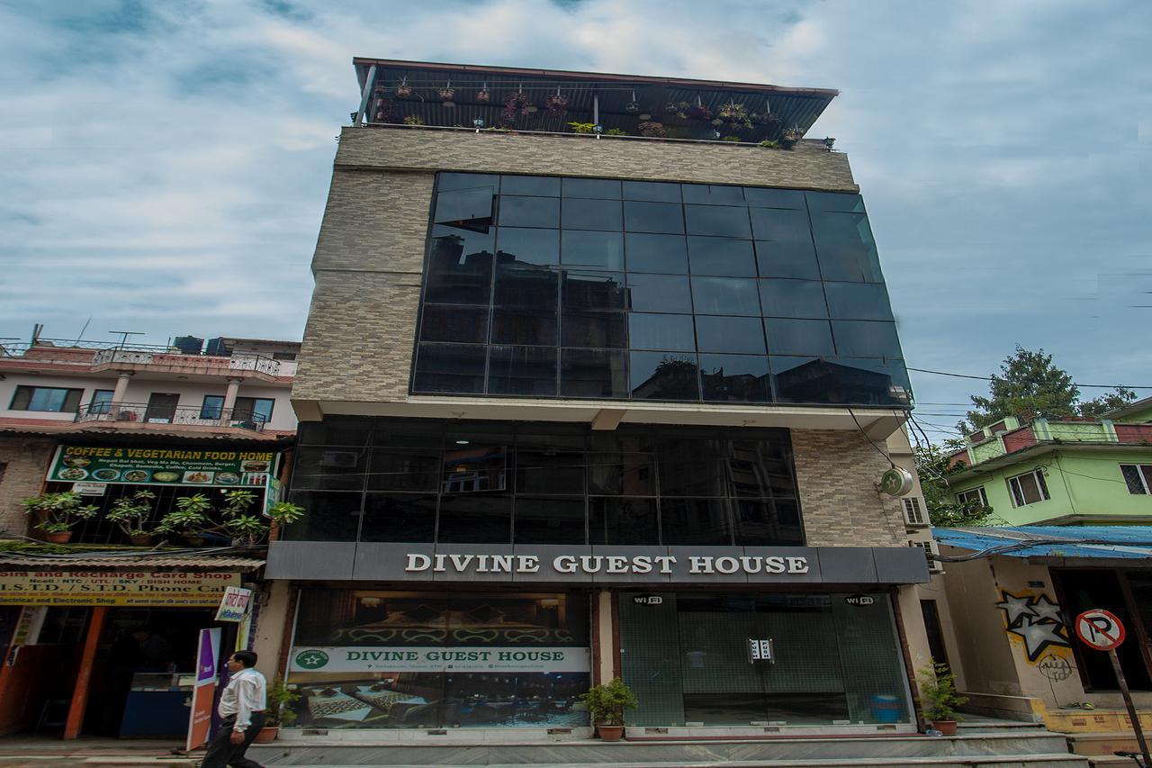 Divine Guest House Kathmandu Buitenkant foto