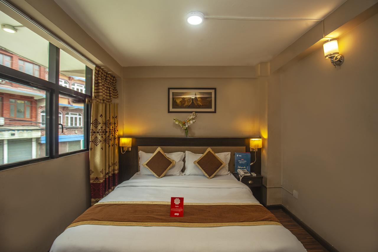 Divine Guest House Kathmandu Buitenkant foto