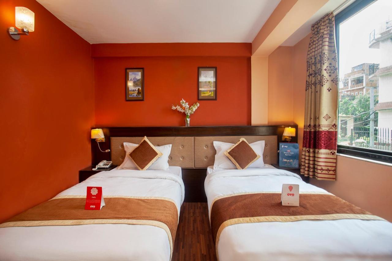 Divine Guest House Kathmandu Buitenkant foto