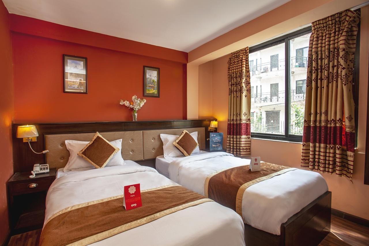 Divine Guest House Kathmandu Buitenkant foto